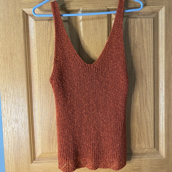 Hooked Up Knitted Cinnabar Tank - Picture 3 of 6